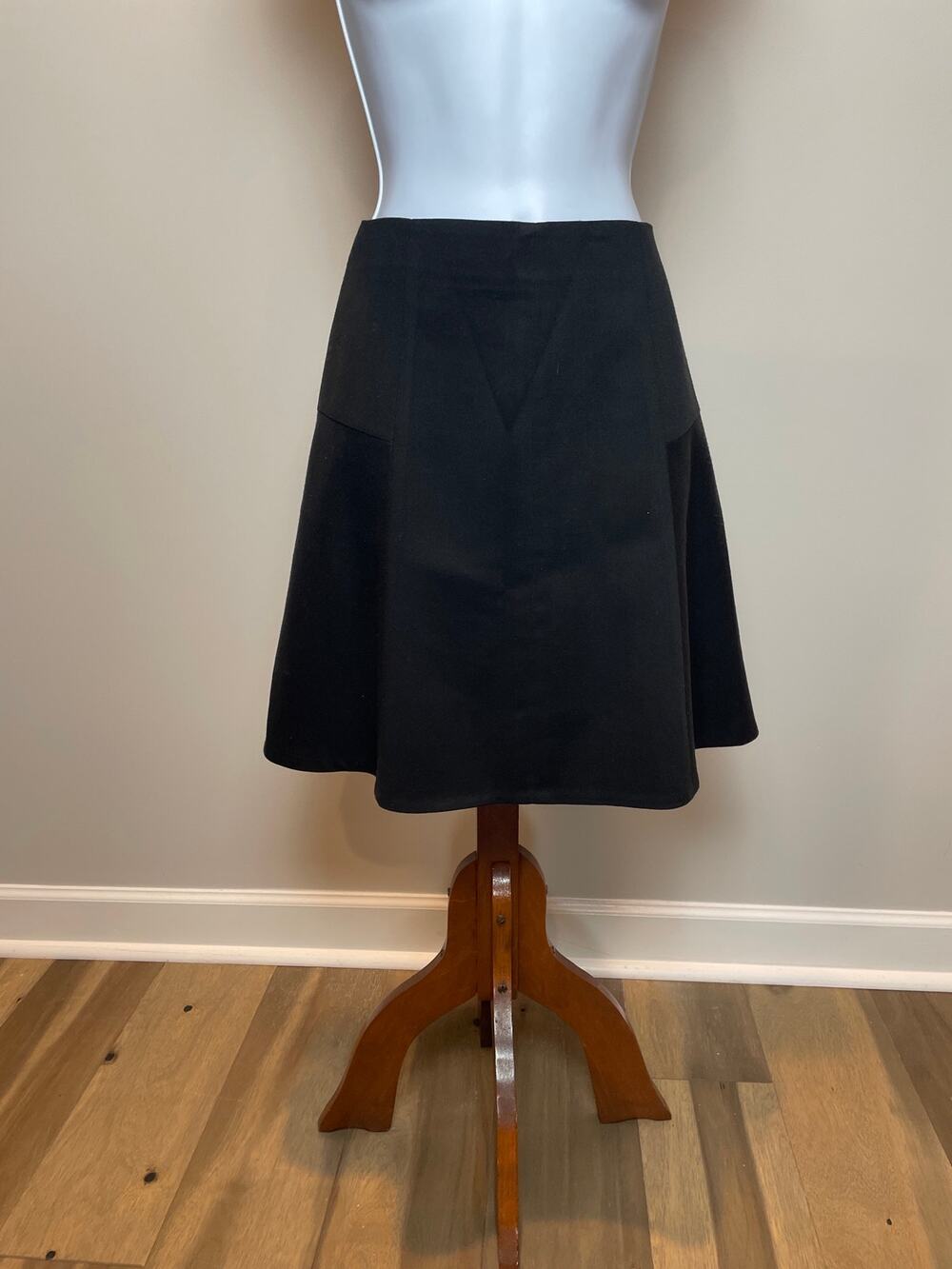 LOFT Skirt Size 8 Black A Line Mini Back Zip Polka Dot Waistband Trim